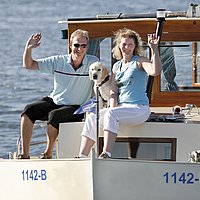 Wuffi darf mit: Haustiere sind auf den
geräumigen Charterbooten willkommen.
