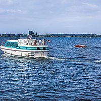 Spaß an Bord mit Beiboot, Tube oder Kneeboard.