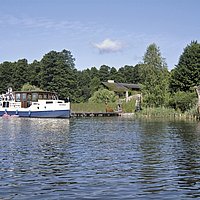 Hausbootferien in Masuren: Das polnische Wassersport-
Eldorado hat vom kleinen Steg bis zur voll
ausgestatteten Marina eine gute Infrastruktur für
Wassersportler.