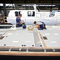 Neubau eines Pontonboots in der Kuhnle Werft.