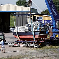 Marina Niderviller: Bootskran für Boote bis zu 25
Tonnen Gewicht.