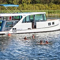 Aquino als Badeinsel: Luxus ist auch, das
Schwimmbad ganz für sich alleine zu haben.