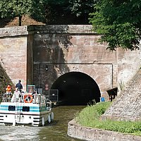 Frankreich vom Wasser des aus: Das Nachbarland
verfügt über ein gut ausgebautes Kanalnetz.